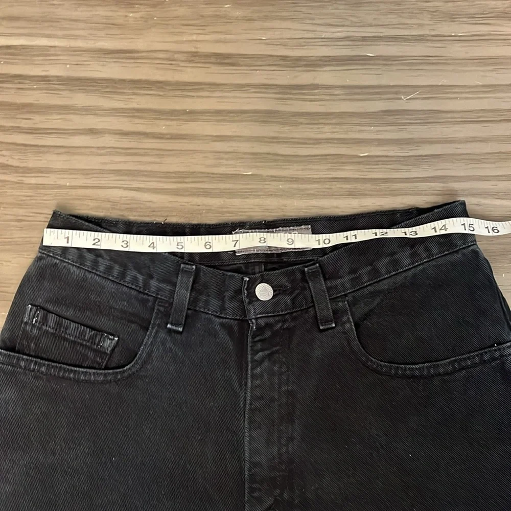 90’s VINTAGE SILVERTAB LEVIS  LOOSE FIT BLACK JEANS MADE IN USA WOMENS 28